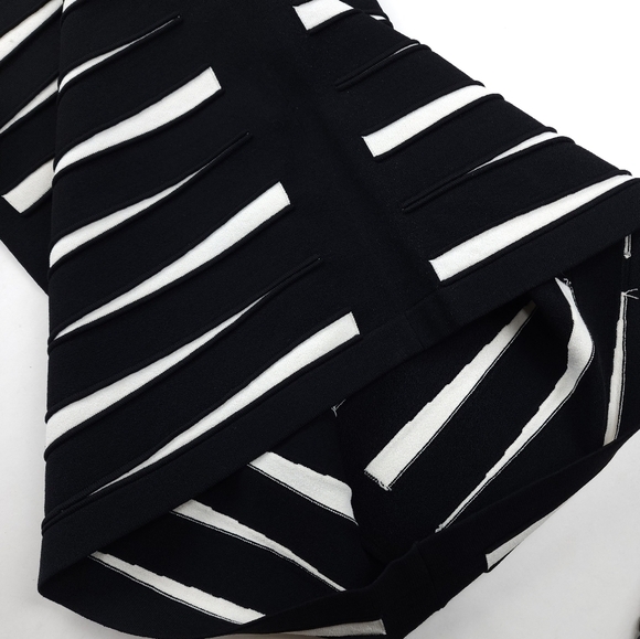 Etcetera Black White Banded Body Contour Dress Sz Small - Picture 10 of 14